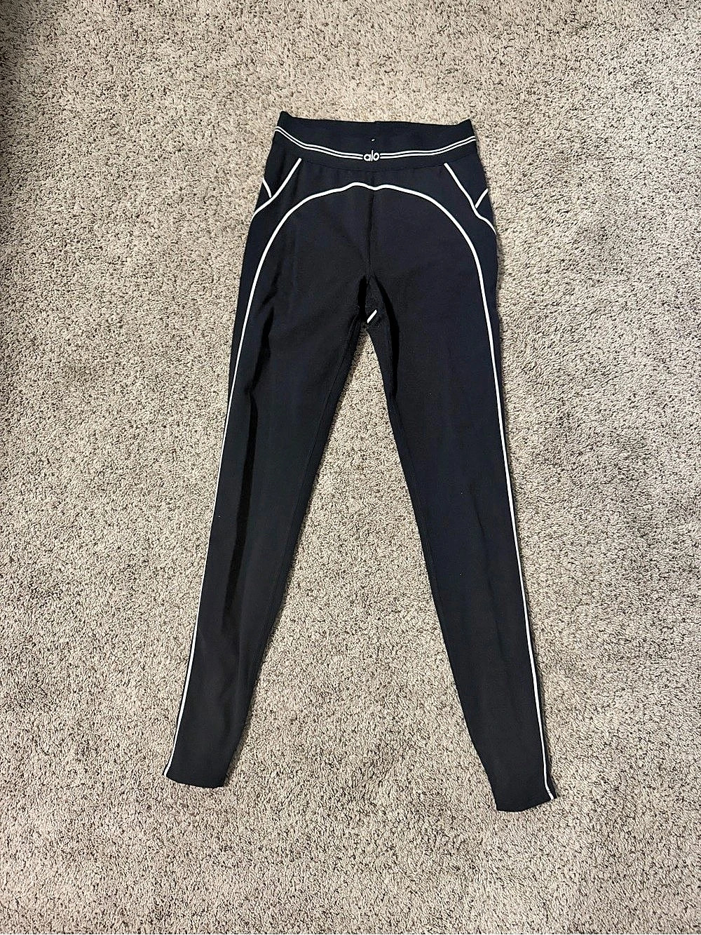 Alo Color Block Leggings in Black Size Small Like New